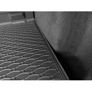 Kofferraumwanne für FORD Kuga ab 2013 bis 2020 - schwarz, rutschfest, wasserdicht, 1,5 cm rand,