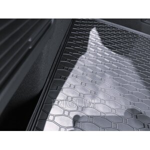 Ein Set passend für Ford Focus Schrägheck ab 2018 | vollwertiges Ersatzrad - Gummi- und Kofferraumwanne