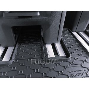 Gummimatten für Ford Tourneo Custom ab 2024 - 2. Reihe - schwarz, 1,5 cm Rand