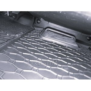 Gummimatten für PEUGEOT Boxer ab 2022 - 3 Sitzer - schwarz, 1,5 cm Rand